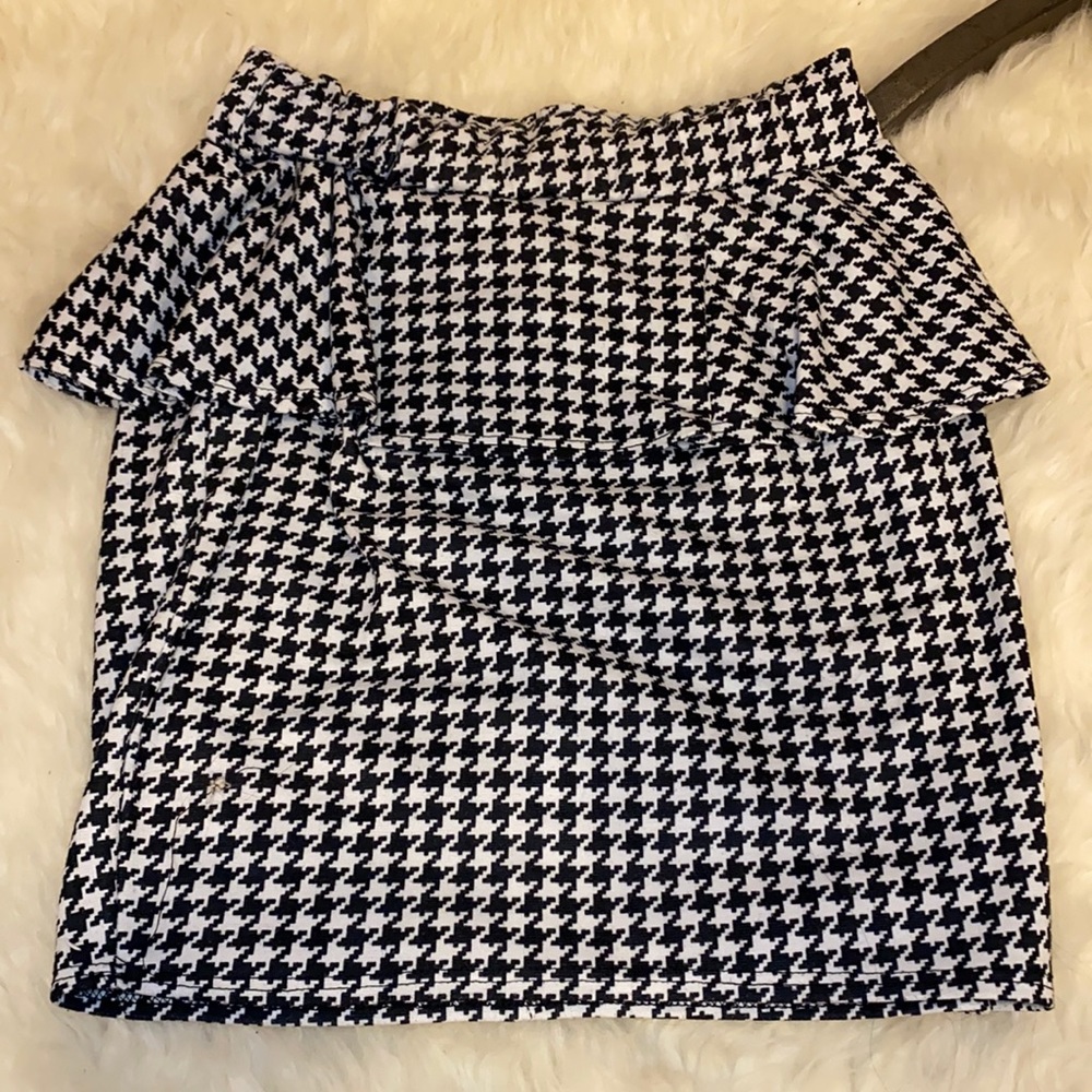 Large black & white mini ruffle skirt